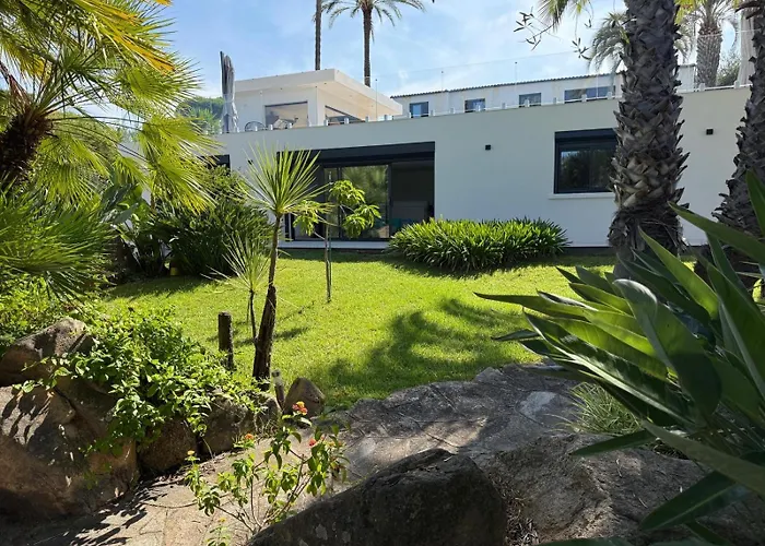 Noesis Villa *